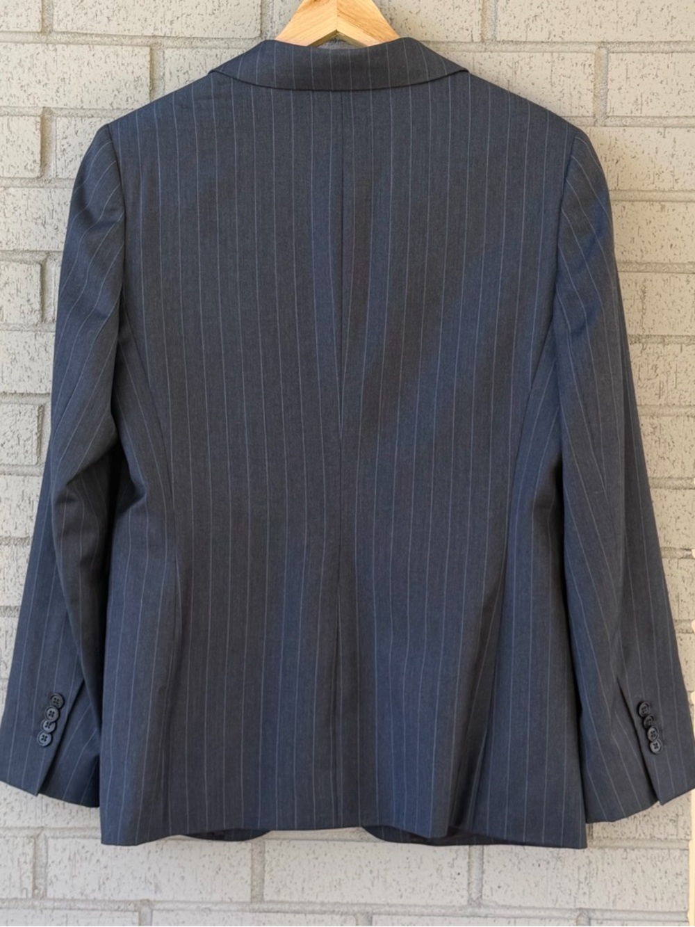 346 Brooks Brothers Women’s Wool Blazer Size 10 Navy Pinstripe Classic Career - Picture 2 of 7